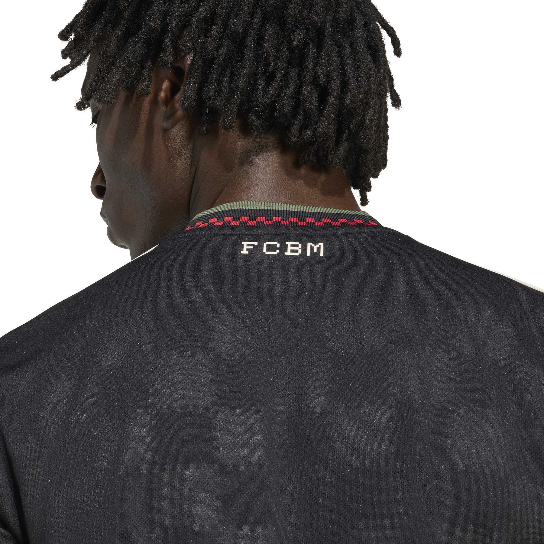product/a/d/adidas_ke6801_7_apparel_on_model_detail_view_2_white.jpg