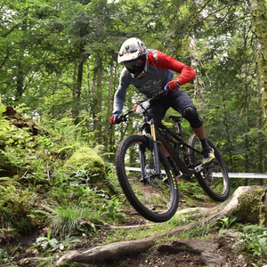 MOUNTAIN BIKE