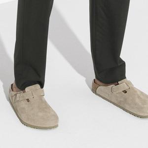 Sandaler och barfota