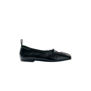 s100303-04-ballerinor-i-lader-for-dam-alohas-rosalind-svart