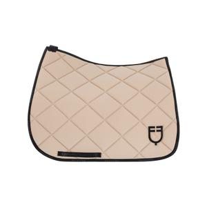 eth09022l-sand-black-dressyrsydd-for-hastar-i-teknisk-tyg-med-logotyp-equestro-sand-svart