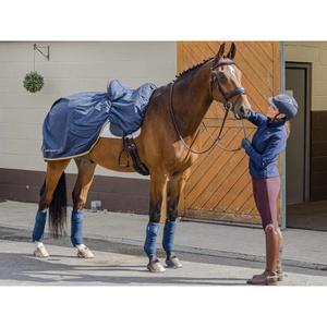 fe014-vattentat-hastmatta-finer-equine-ride-on-marinbla