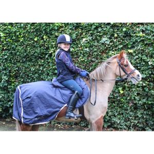 fe022-vattentatt-hasttacke-for-sommarbruk-finer-equine-ride-on-bla