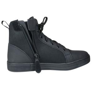 sh2536-motorcykel-utbildare-harisson-curtis-helt-svart