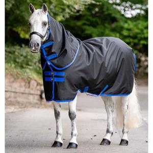 aarqg1-kdd0-48-ponnyfilt-for-utomhusbruk-horseware-amigo-ripstop-900d-plus-50g-svart-klassiskt-bla