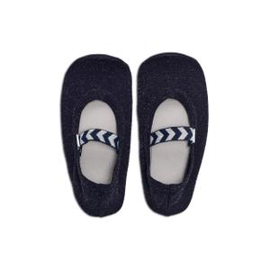 204865-1009-gymnastikskor-for-bebisar-hummel-svart-iris