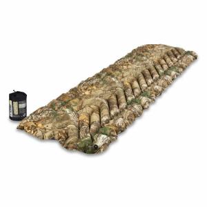 ktstaticvinscamo-sjalvuppblasande-madrass-med-forstarkt-isolering-klymit-insulated-static-v-real-tree-gron-camouflage-tu