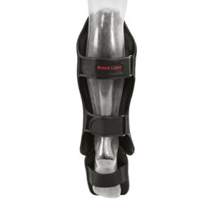 mb303n-benskydd-anatomisk-fot-metal-boxe-ljus-svart
