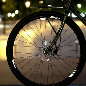 207338-cykelhjul-klistermarke-reflective-berlin-x2-vit-40-mm
