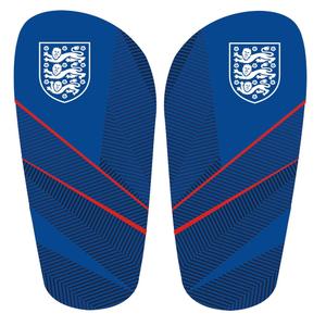 en09628-barnbenskydd-som-man-drar-pa-team-merchandise-england