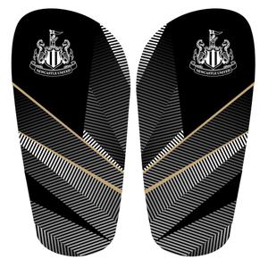 nc09703-barnbenskydd-som-man-drar-pa-team-merchandise-newcastle
